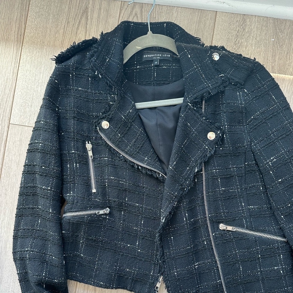 Tweeted black and white jacket